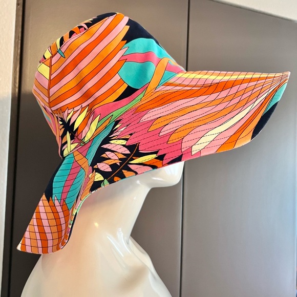 TRINA TURK Abstract Floral Print Shade Hat-Wide Posable Brim-Packable-OS-NWOT - Picture 2 of 5